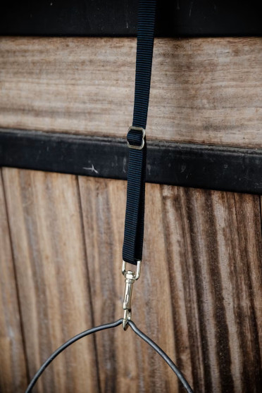 One Equestrian - Stable Hanger - Kleur Blauw - Ridershouse.com One Equestrian - Stable Hanger - Kleur Blauw - Ridershouse.com