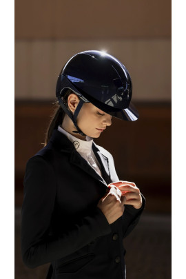 KASK Kooki, een cap die geen concessies doet aan de veiligheid! leverbaar Glossy zwart en blauw KASK Kooki, een cap die geen concessies doet aan de veiligheid! leverbaar Glossy zwart en blauw