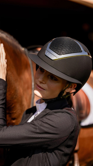 KASK Star Lady, a style icon. speciaal voor de dames zwart met een zilver frame KASK Star Lady, a style icon. speciaal voor de dames zwart met een zilver frame