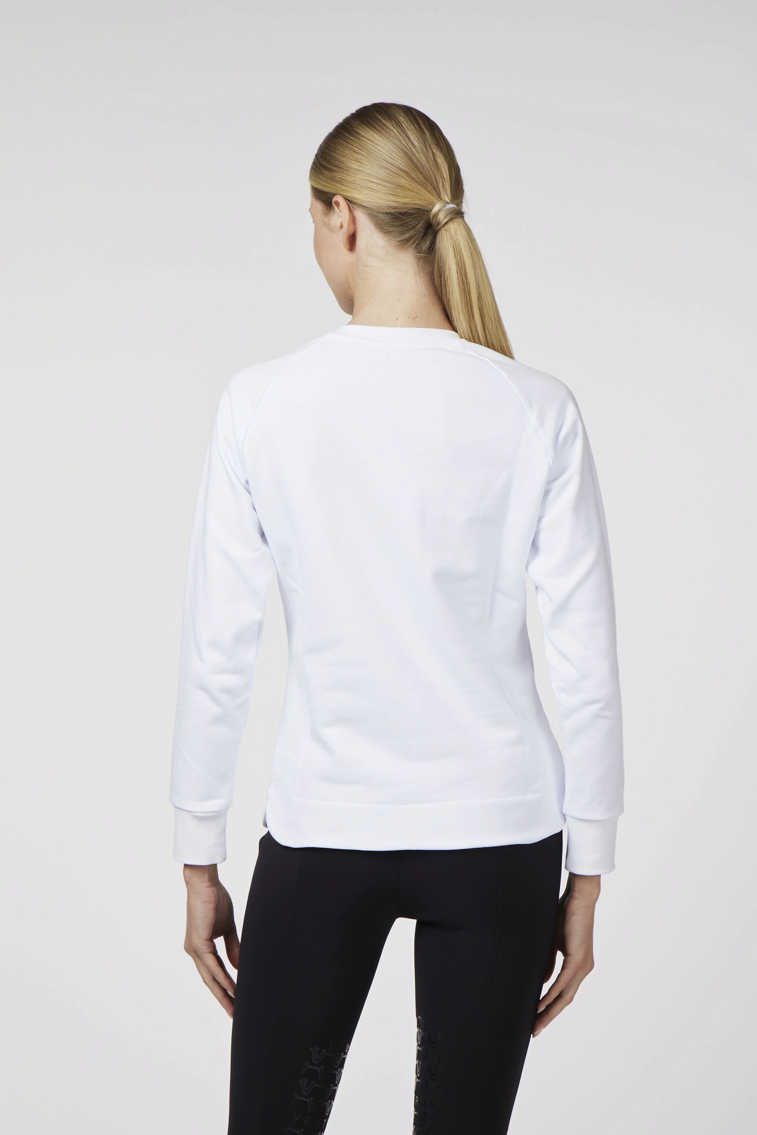 Order Today: Vestrum Tinnari Sweater White – Chic Equestrian Look Order Today: Vestrum Tinnari Sweater White – Chic Equestrian Look