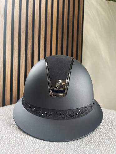 Miss Shield 2.0 Helmet Shadowmatt Black | Alcantara | Crystal Bloom Miss Shield 2.0 Helmet Shadowmatt Black | Alcantara | Crystal Bloom