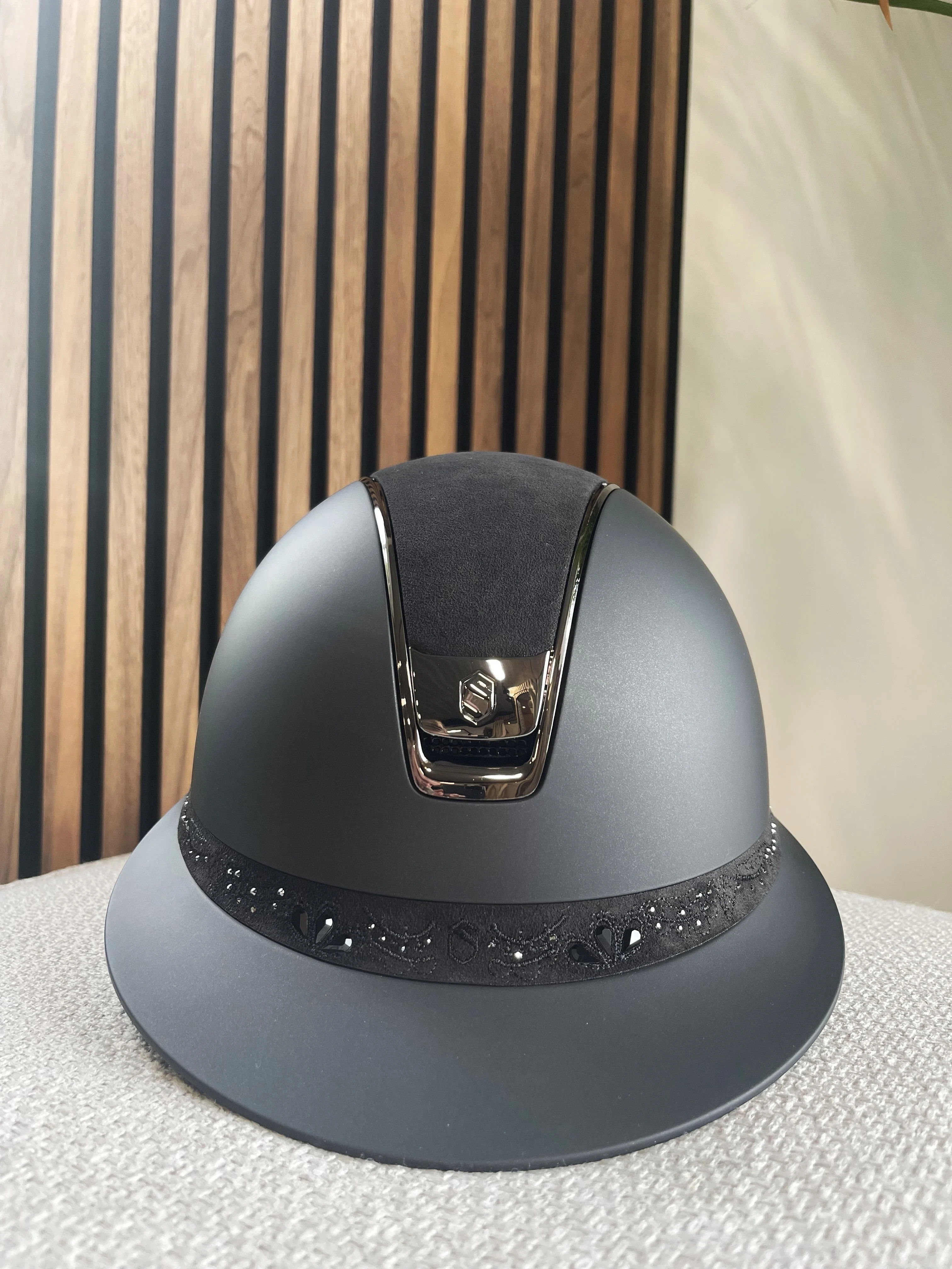 Miss Shield 2.0 Helmet Shadowmatt Black | Alcantara | Crystal Bloom Miss Shield 2.0 Helmet Shadowmatt Black | Alcantara | Crystal Bloom