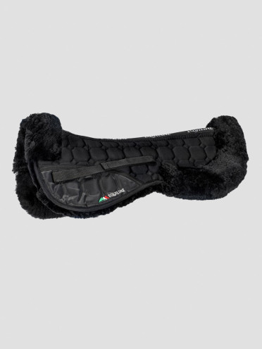 Shop the Equiline Argo Sheepskin Half Pad – Comfort for your horse! Shop the Equiline Argo Sheepskin Half Pad – Comfort for your horse!