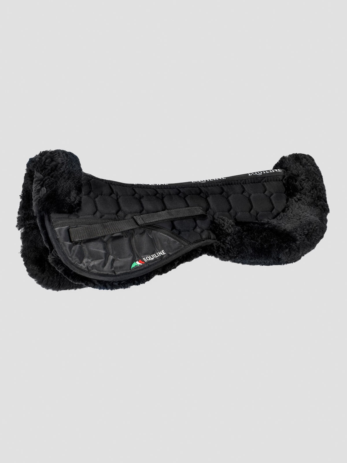 Bestel nu de Equiline Argo zadelonderlegger – Comfort voor je paard! Bestel nu de Equiline Argo zadelonderlegger – Comfort voor je paard!