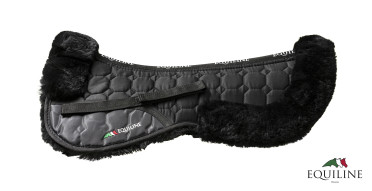 Bestel nu de Equiline Argo zadelonderlegger – Comfort voor je paard! Bestel nu de Equiline Argo zadelonderlegger – Comfort voor je paard!