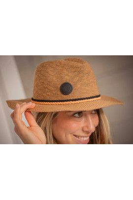 Shop nu de Pénélope Zomerhoed Camel – Stijlvolle Zonbescherming Shop nu de Pénélope Zomerhoed Camel – Stijlvolle Zonbescherming