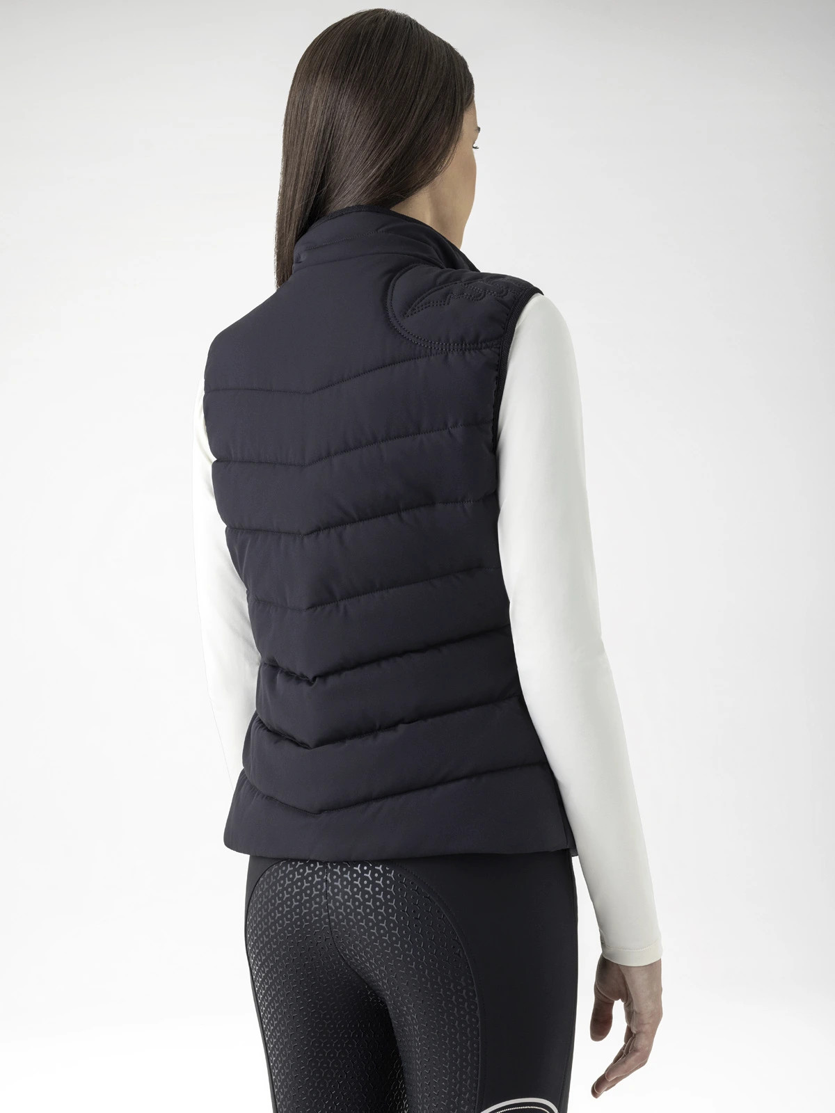 Shop de Equiline Elysirj bodywarmer kids – warm, licht & stoer Shop de Equiline Elysirj bodywarmer kids – warm, licht & stoer