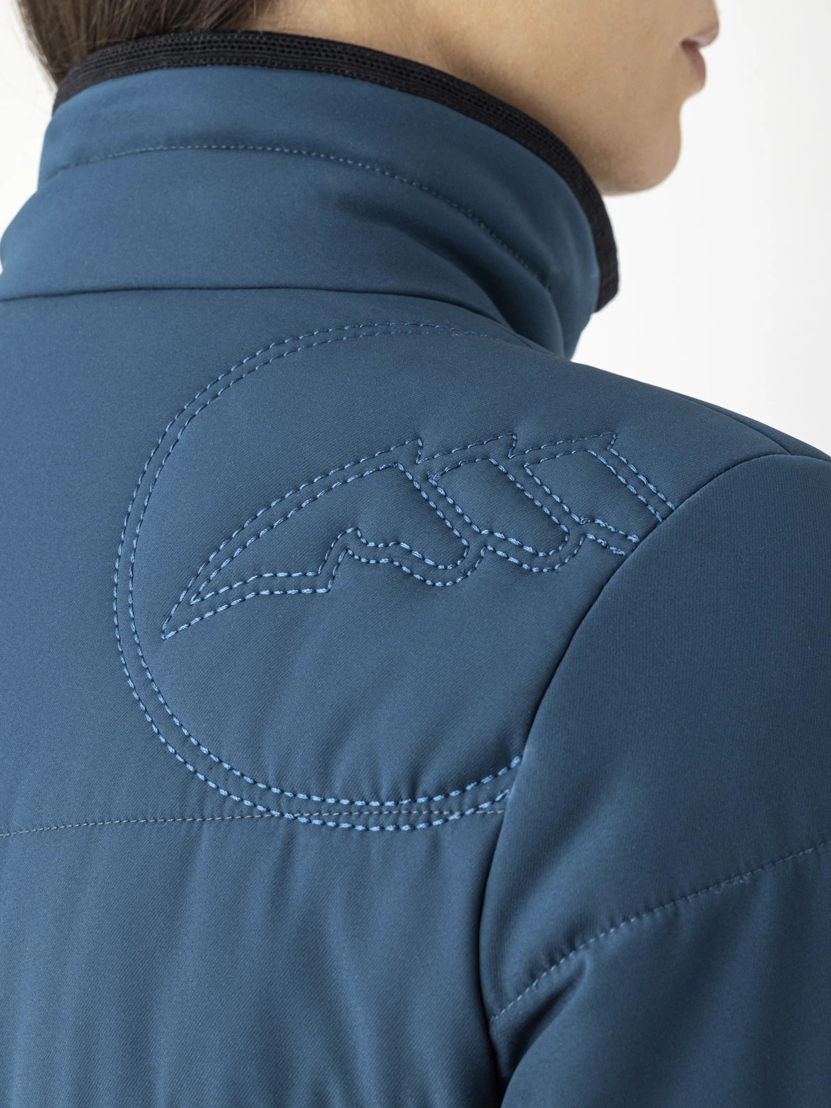Bestel de Equiline Ertys Bomberjas Legion Blue – Modern & Functioneel Bestel de Equiline Ertys Bomberjas Legion Blue – Modern & Functioneel