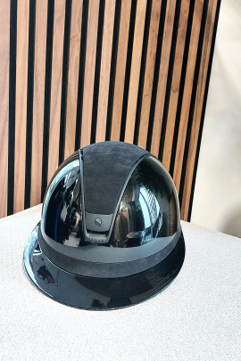 Miss Shield 2.0 Cap Glossy Zwart - Alcantara - 5 Swarovski