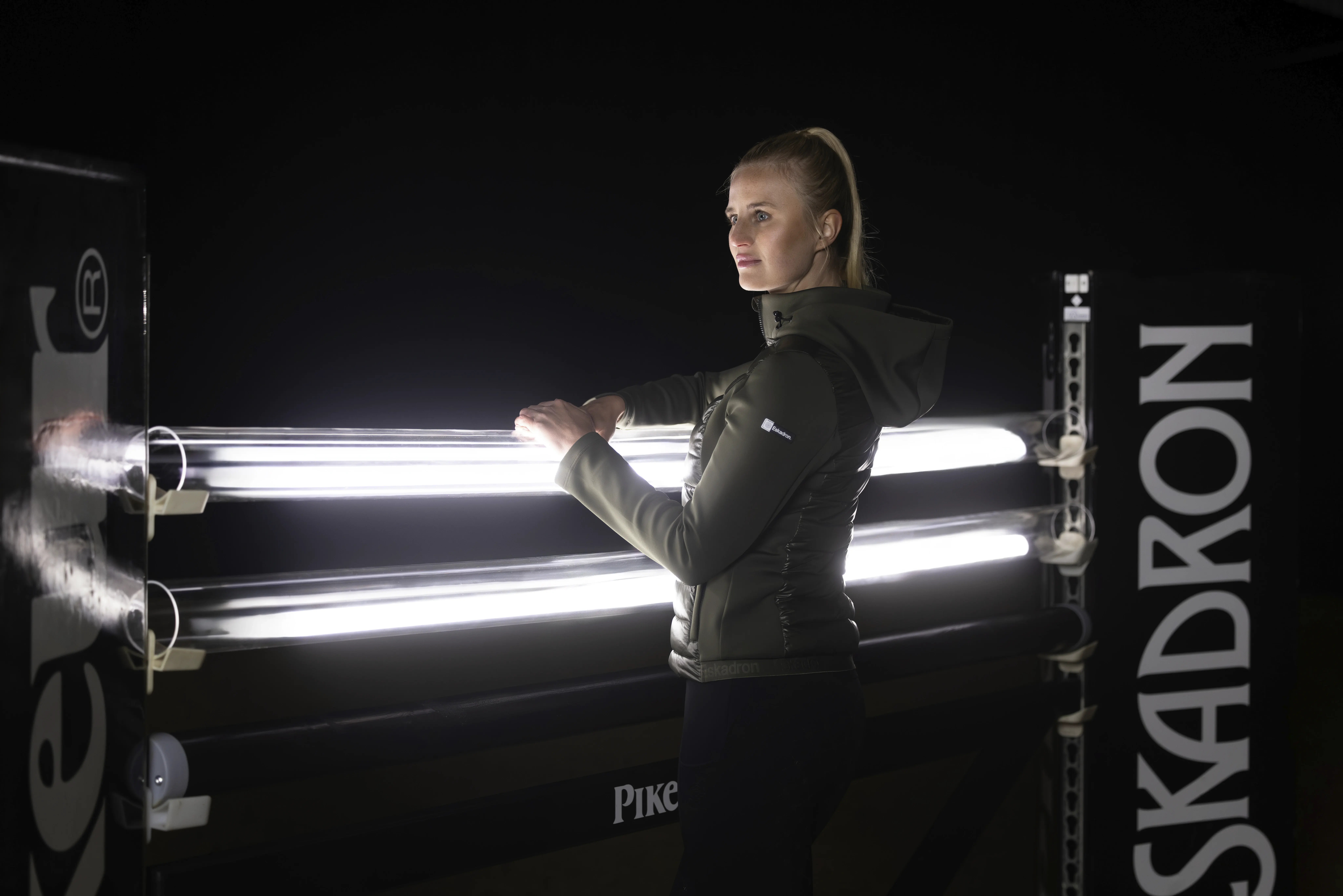 Eskadron Dynamic Hybrid Jas Deep Green | Bestel Nu Eskadron Dynamic Hybrid Jas Deep Green | Bestel Nu