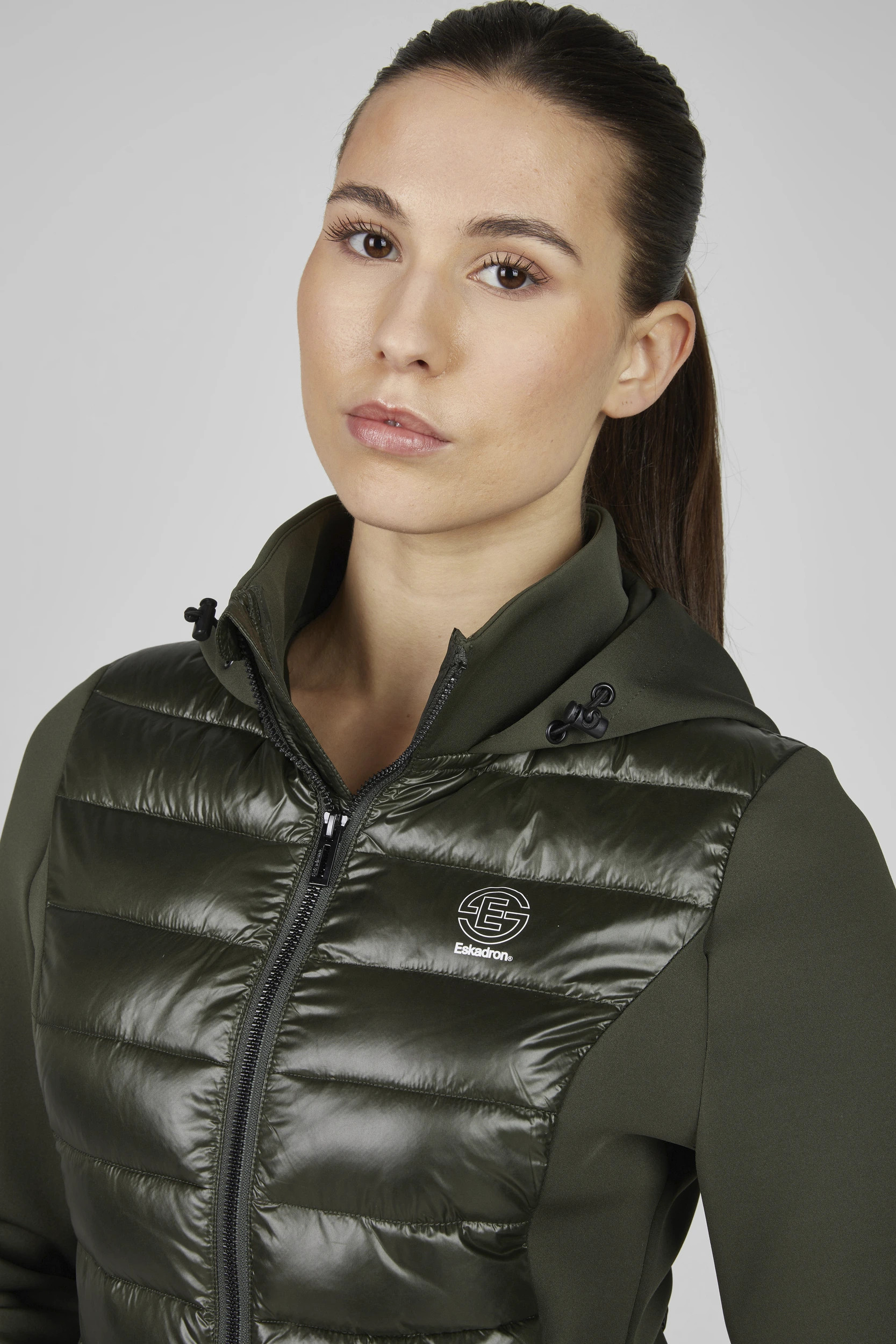 Eskadron Dynamic Hybrid Jas Deep Green | Bestel Nu Eskadron Dynamic Hybrid Jas Deep Green | Bestel Nu
