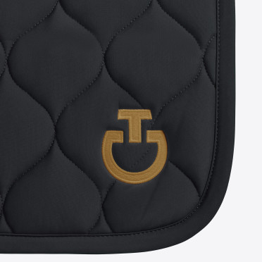 Shop het Cavalleria Toscana New Circular Quilted Zadeldek | Zwart | Comfort & stijl Shop het Cavalleria Toscana New Circular Quilted Zadeldek | Zwart | Comfort & stijl