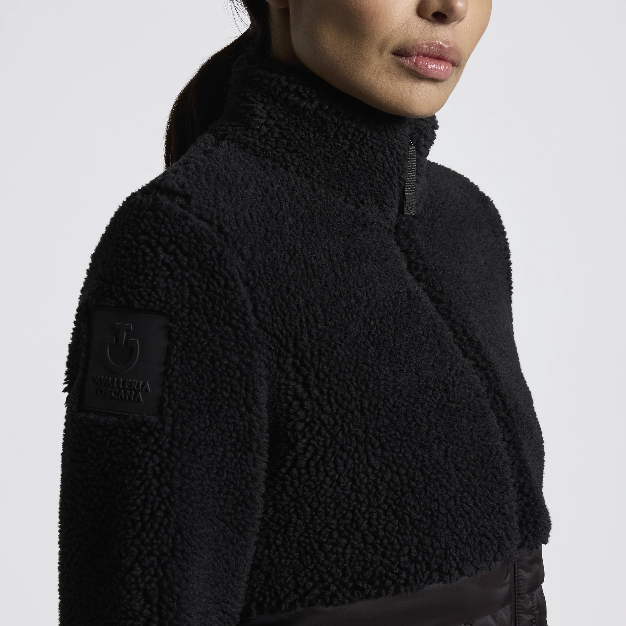 Cavalleria Toscana Zwarte Winterjas | Chique Teddy Fleece & Gewatteerd Design | Bestel Nu Cavalleria Toscana Zwarte Winterjas | Chique Teddy Fleece & Gewatteerd Design | Bestel Nu