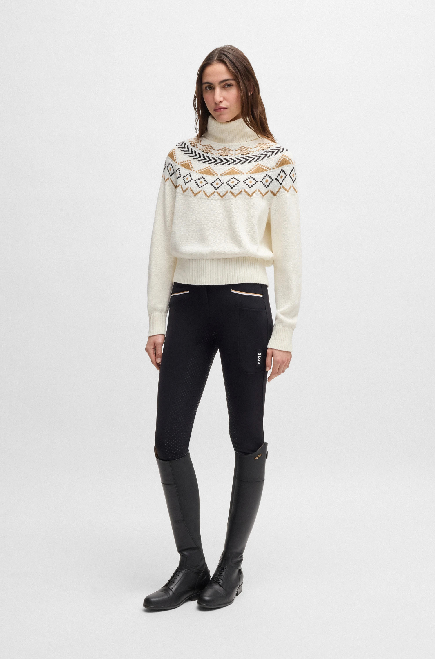 BOSS Equestrian Turtleneck Jumper Soft Cream | Licht & Warm | Shop Nu BOSS Equestrian Turtleneck Jumper Soft Cream | Licht & Warm | Shop Nu
