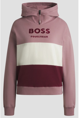 BOSS Equestrian Faye Hoodie Rose Haze | Roze Hoodie met Cabernet Accenten | Shop Nu BOSS Equestrian Faye Hoodie Rose Haze | Roze Hoodie met Cabernet Accenten | Shop Nu