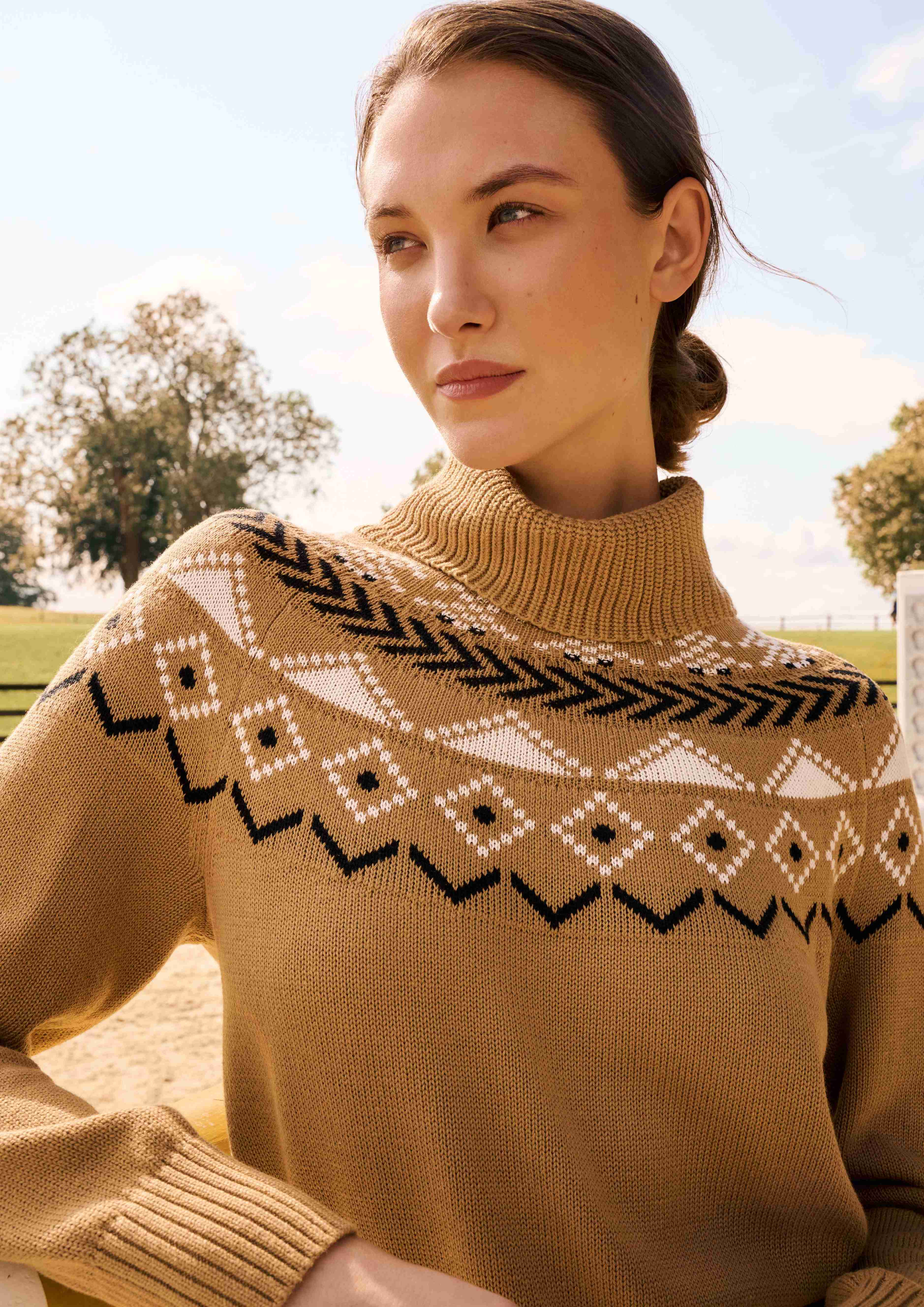 BOSS Equestrian Turtleneck Jumper Camel | Warm & Modieus | Shop Nu BOSS Equestrian Turtleneck Jumper Camel | Warm & Modieus | Shop Nu