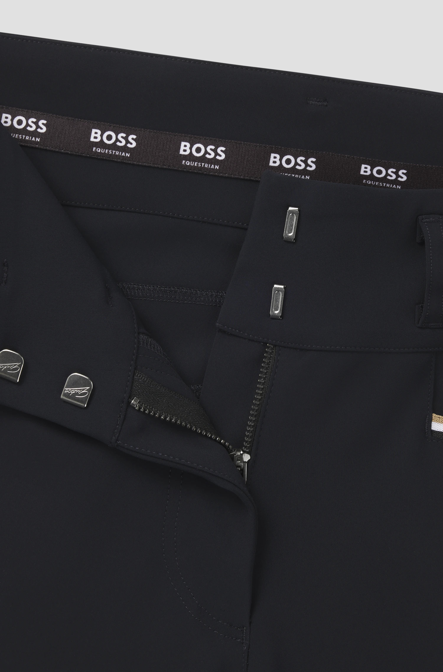 BOSS Equestrian Sky Captain Glitter Rijbroek | High Waist | Shop Nu BOSS Equestrian Sky Captain Glitter Rijbroek | High Waist | Shop Nu