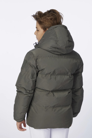 Koop Vestrum Manchester Kinderjas – Warm & Stoer Oliva Scuro Koop Vestrum Manchester Kinderjas – Warm & Stoer Oliva Scuro
