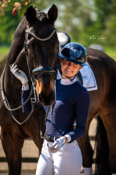 KASK Lady Kooki, in een mooie Glossy look met Swarovski details KASK Lady Kooki, in een mooie Glossy look met Swarovski details