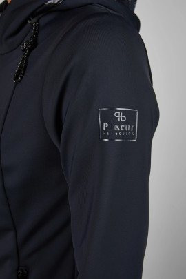 Pikeur Fleece Jacket | Zwart | Tijdloze Must-Have voor Comfort en Klasse Pikeur Fleece Jacket | Zwart | Tijdloze Must-Have voor Comfort en Klasse