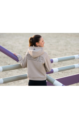 Pikeur Athleisure Hoodie | Comfort en Stijl in Beige | Shop Nu Pikeur Athleisure Hoodie | Comfort en Stijl in Beige | Shop Nu