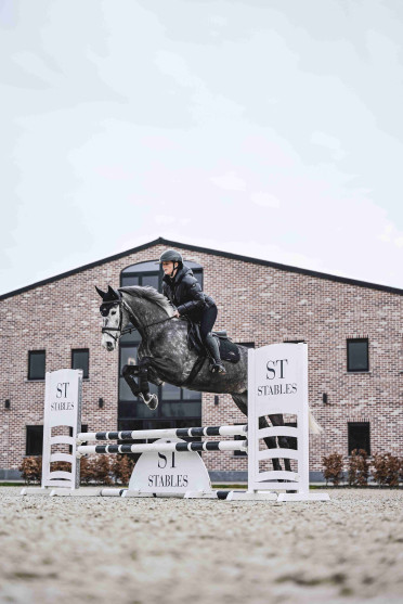 Shop the Equiline Winter Collection EW125 – Warm and Luxurious Equestrian Apparel Shop the Equiline Winter Collection EW125 – Warm and Luxurious Equestrian Apparel