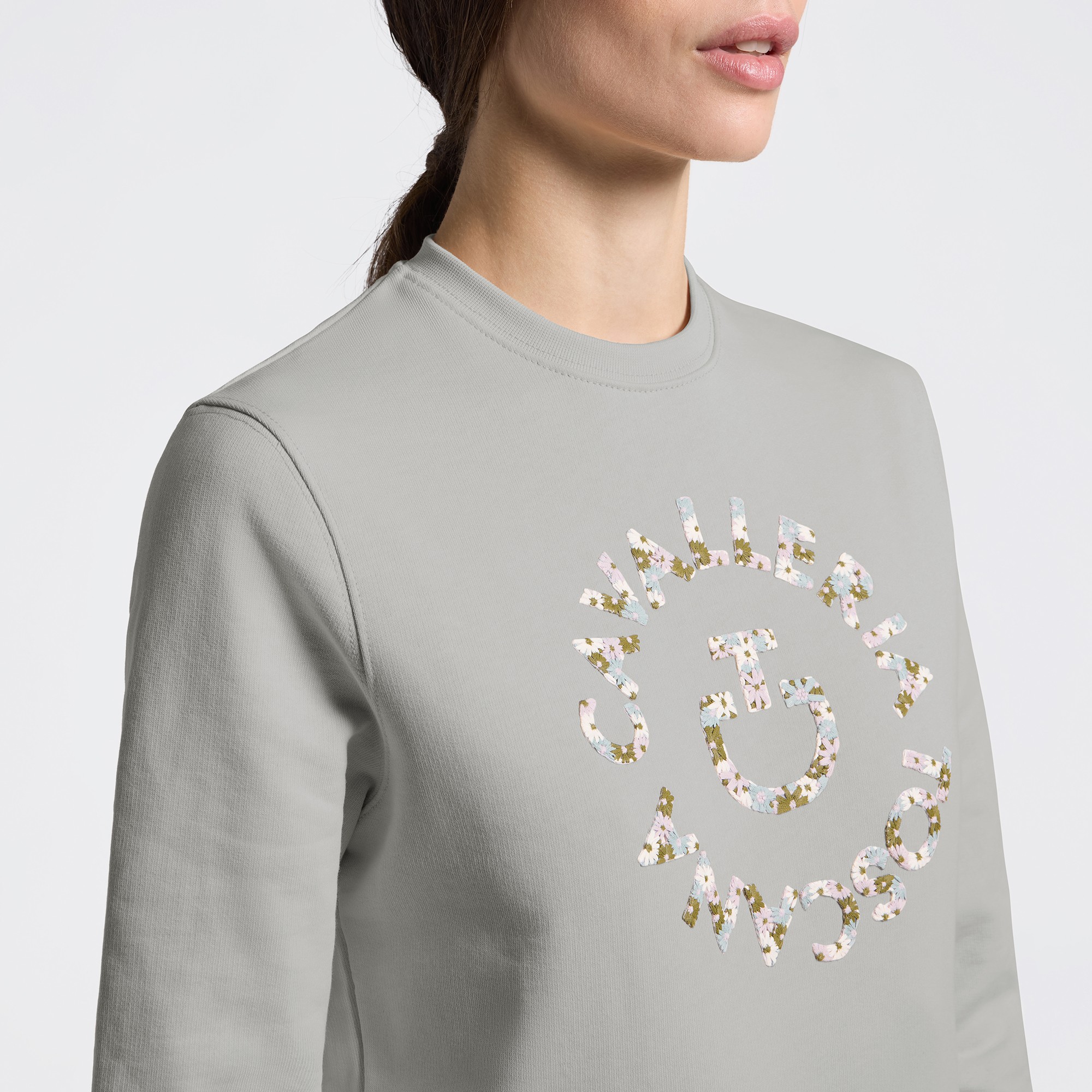 Cavalleria Toscana Floral Embroidery Crew Neck Dames Sweater | Belgian Block Cavalleria Toscana Floral Embroidery Crew Neck Dames Sweater | Belgian Block