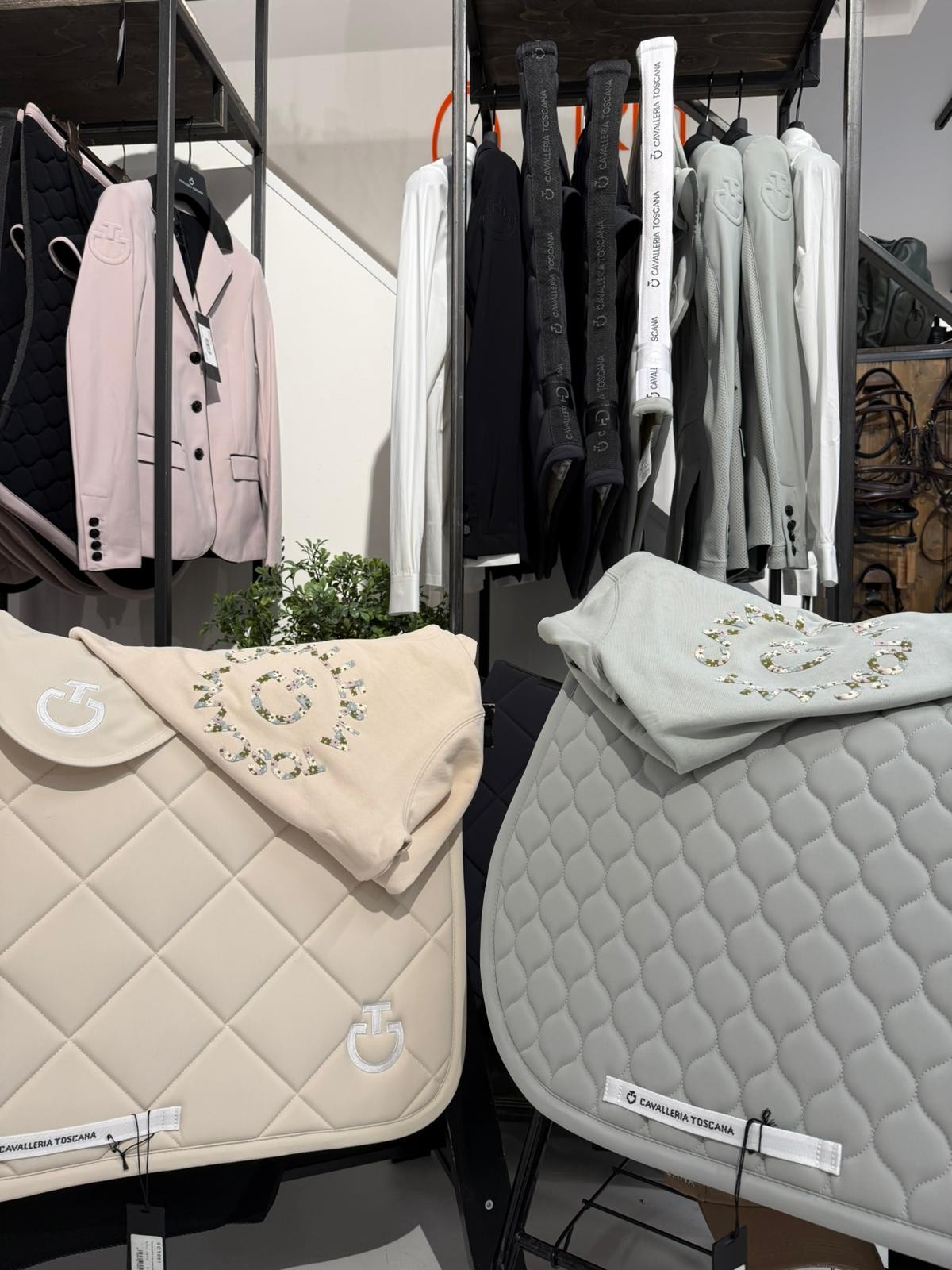 Cavalleria Toscana zomercollectie SS26 | Shop nu Cavalleria Toscana zomercollectie SS26 | Shop nu