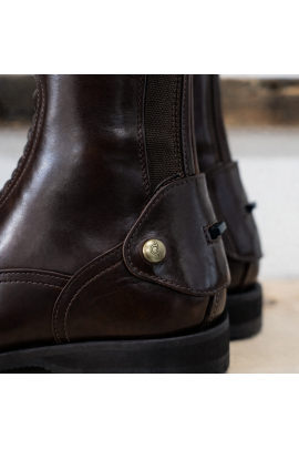 Secchiari Athena riding boots in brown | Calfskin | Shop now Secchiari Athena riding boots in brown | Calfskin | Shop now