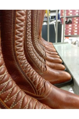 Secchiari Athena riding boots in cognac | Calfskin | Shop now Secchiari Athena riding boots in cognac | Calfskin | Shop now