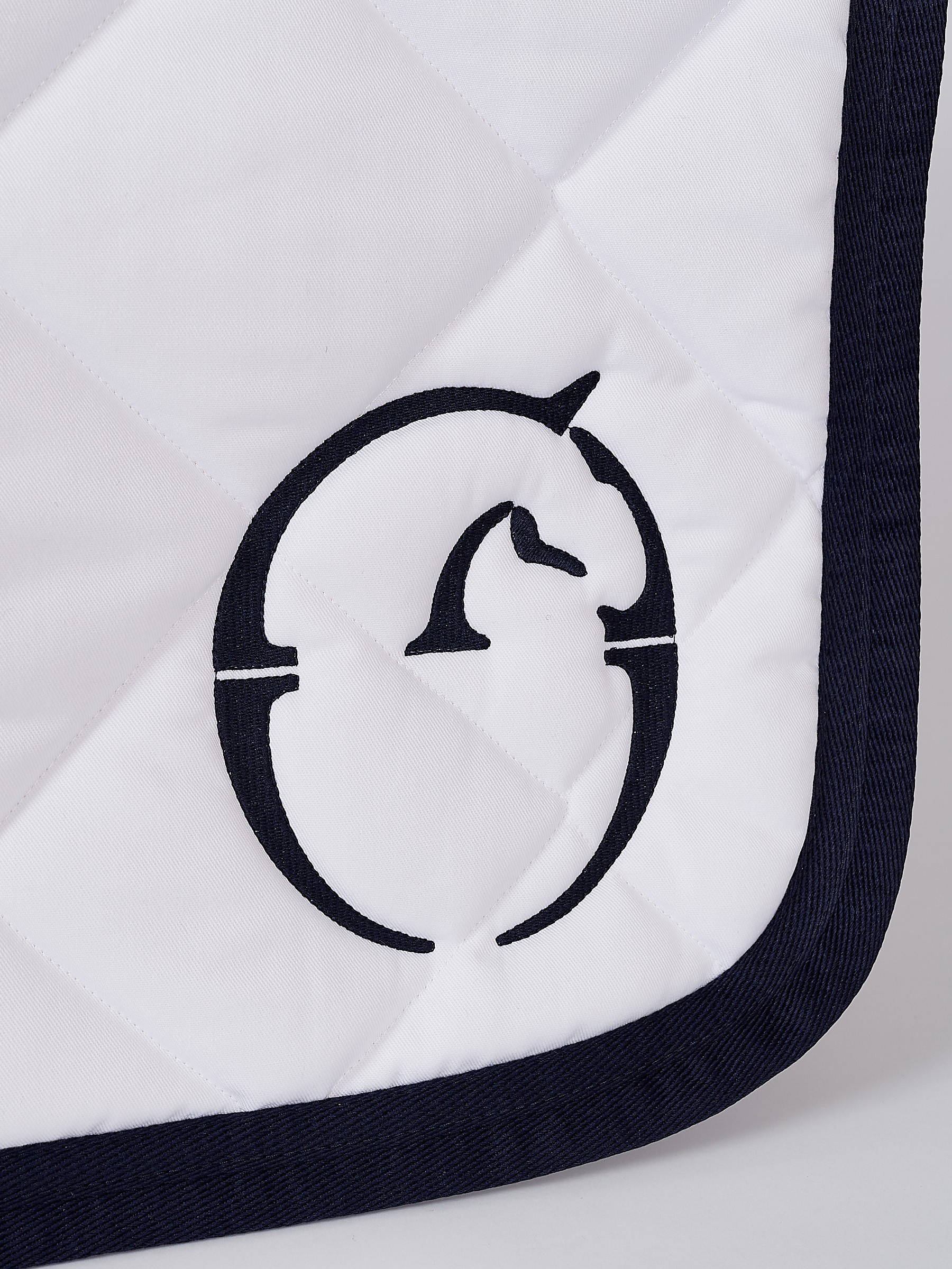 Vestrum Bonn Saddle Pad Jumping | White | Buy Now Vestrum Bonn Saddle Pad Jumping | White | Buy Now