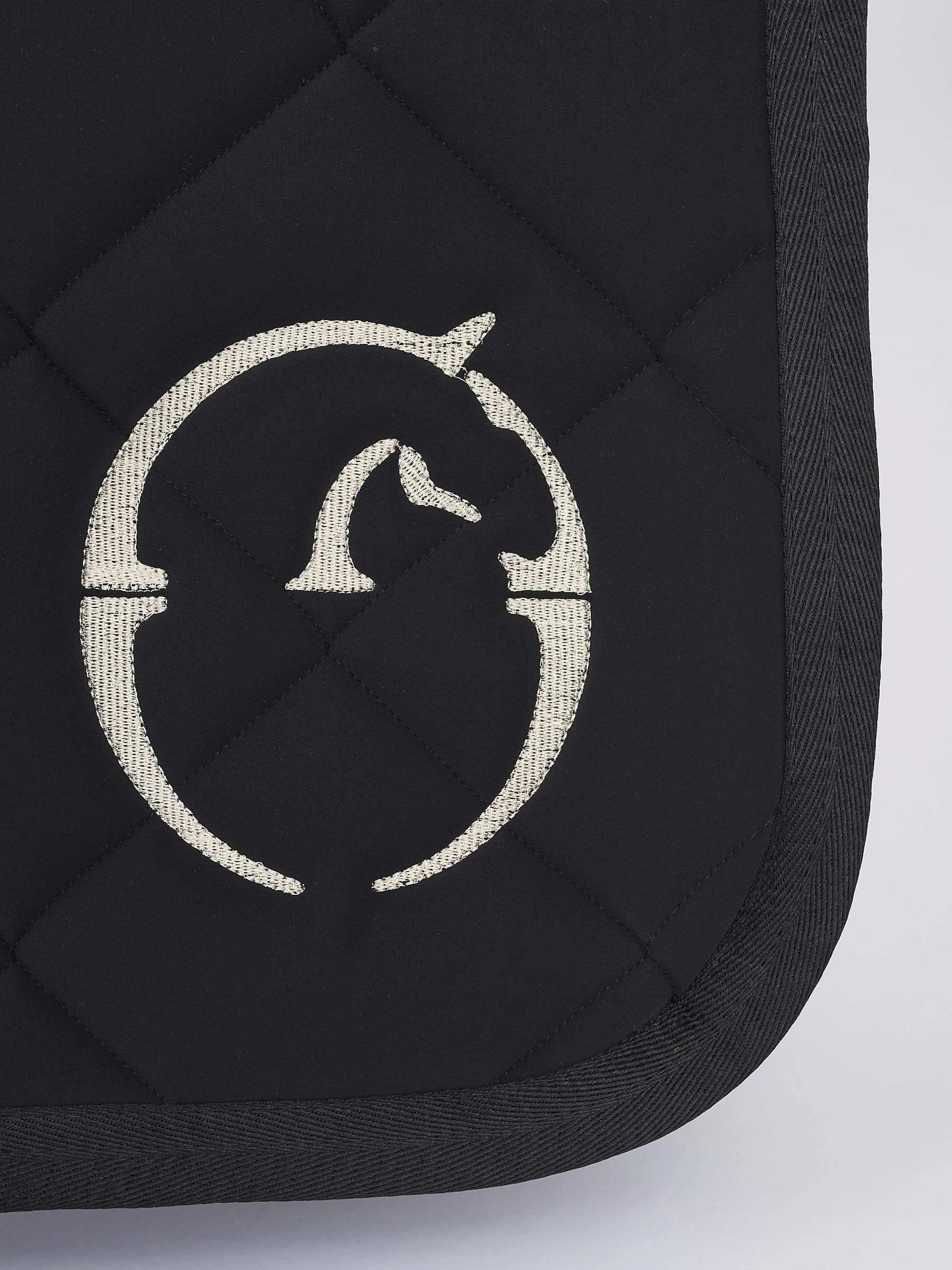 Vestrum Set Los Angeles Saddle Pad & Alassio Earnet Black | Buy Now Vestrum Set Los Angeles Saddle Pad & Alassio Earnet Black | Buy Now