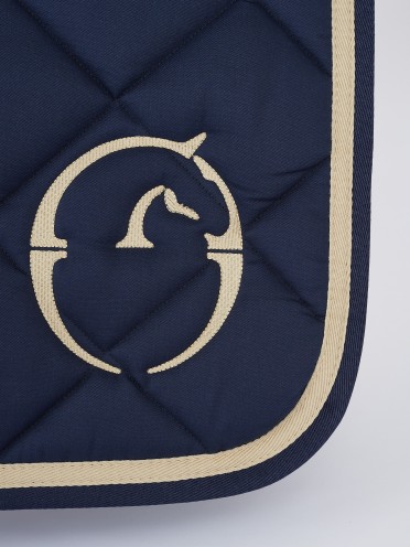 Vestrum Set Zadeldekje & Oornetje Spingen Navy Blauw/Beige | Shop Nu Vestrum Set Zadeldekje & Oornetje Spingen Navy Blauw/Beige | Shop Nu