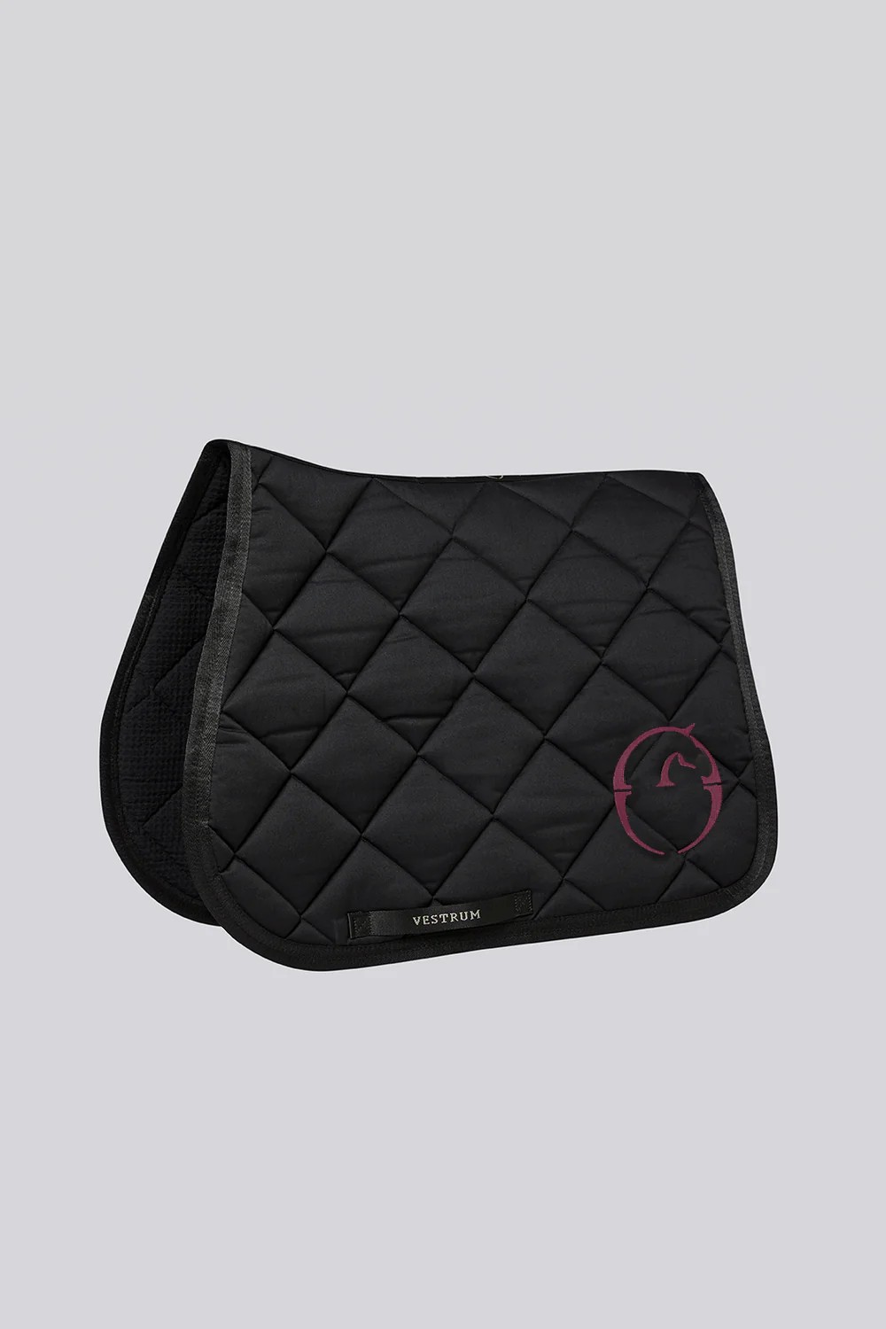 Vestrum Set Saddle Pad & Earnet Jumping Black/Dark Mauve | Shop Set Vestrum Set Saddle Pad & Earnet Jumping Black/Dark Mauve | Shop Set