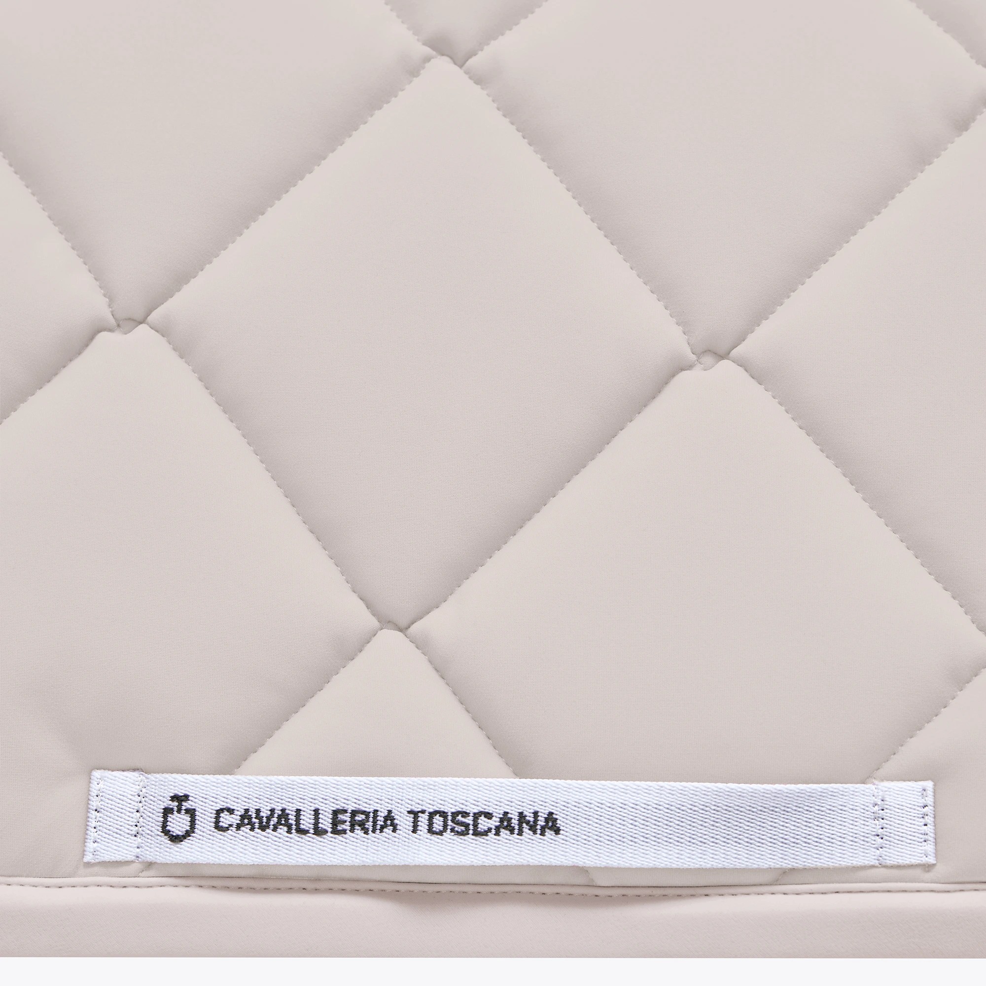 Cavalleria Toscana Set Saddle Pad & Earnet Birch | Shop Now Cavalleria Toscana Set Saddle Pad & Earnet Birch | Shop Now