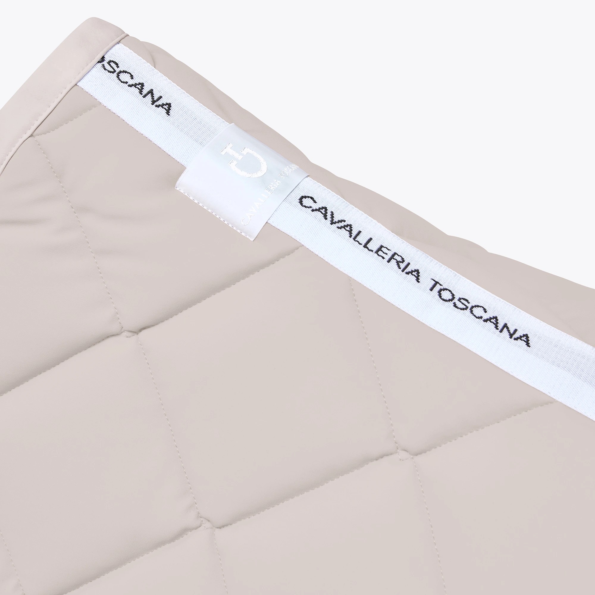 Cavalleria Toscana Set Saddle Pad & Earnet Birch | Shop Now Cavalleria Toscana Set Saddle Pad & Earnet Birch | Shop Now