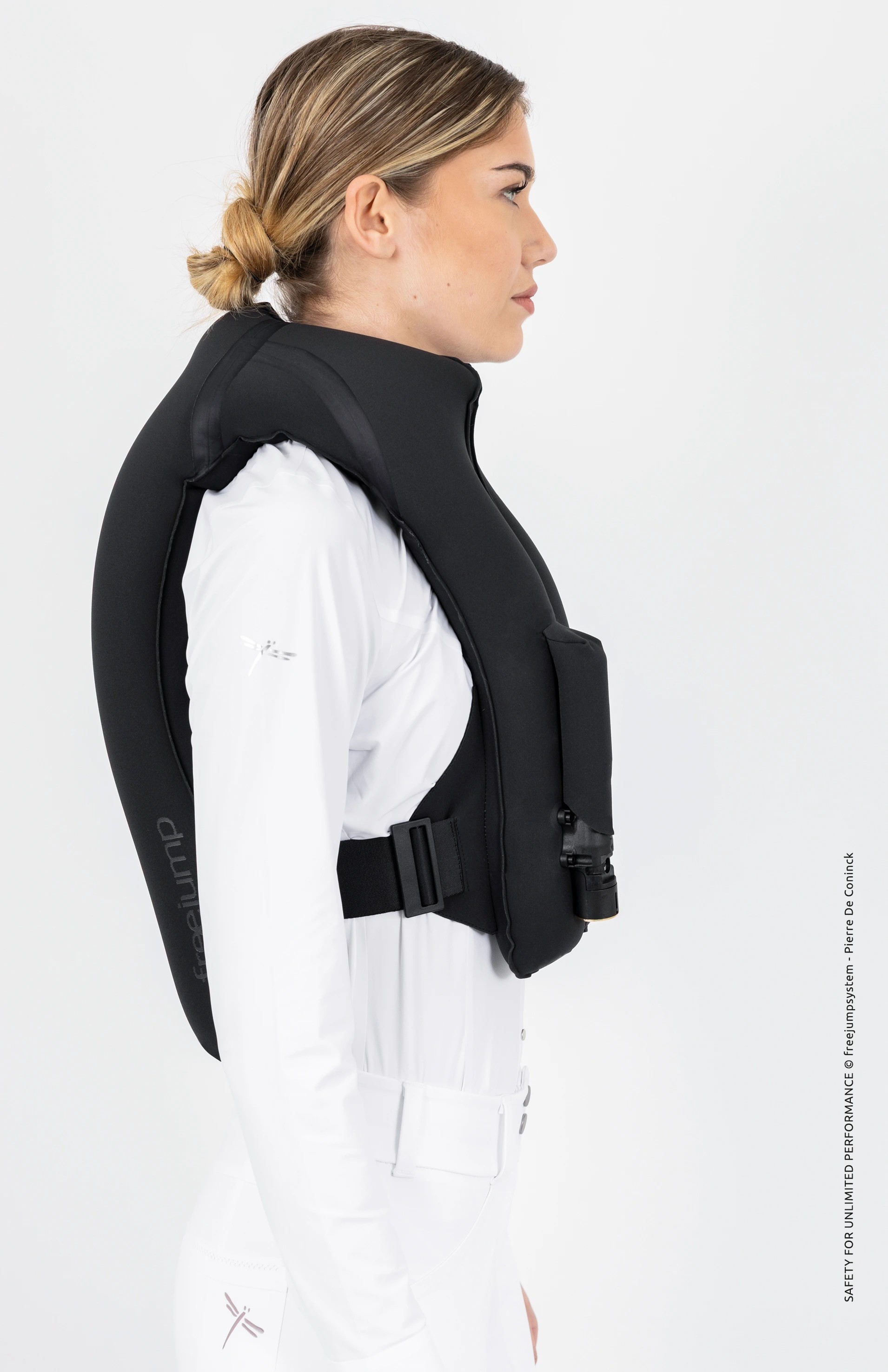 Freejump Airvest Plume | Ultra-light riding airbag vest Freejump Airvest Plume | Ultra-light riding airbag vest