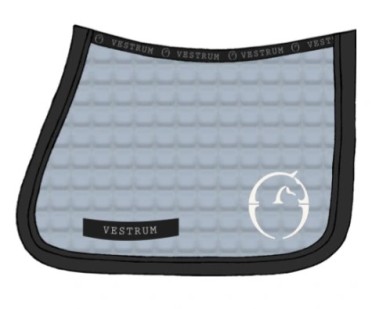 Vestrum Set Las Vegas Zadeldekje & Oornetje Springen Cloud Blue - Ivory | Shop Nu Vestrum Set Las Vegas Zadeldekje & Oornetje Springen Cloud Blue - Ivory | Shop Nu