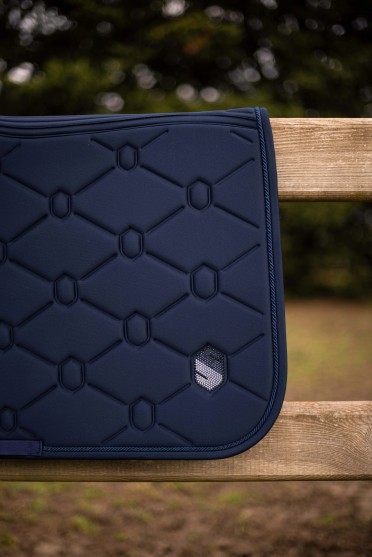 Samshield SpineShield Saddle Pad – Swarovski, Ergonomic & Shock-Absorbing Samshield SpineShield Saddle Pad – Swarovski, Ergonomic & Shock-Absorbing