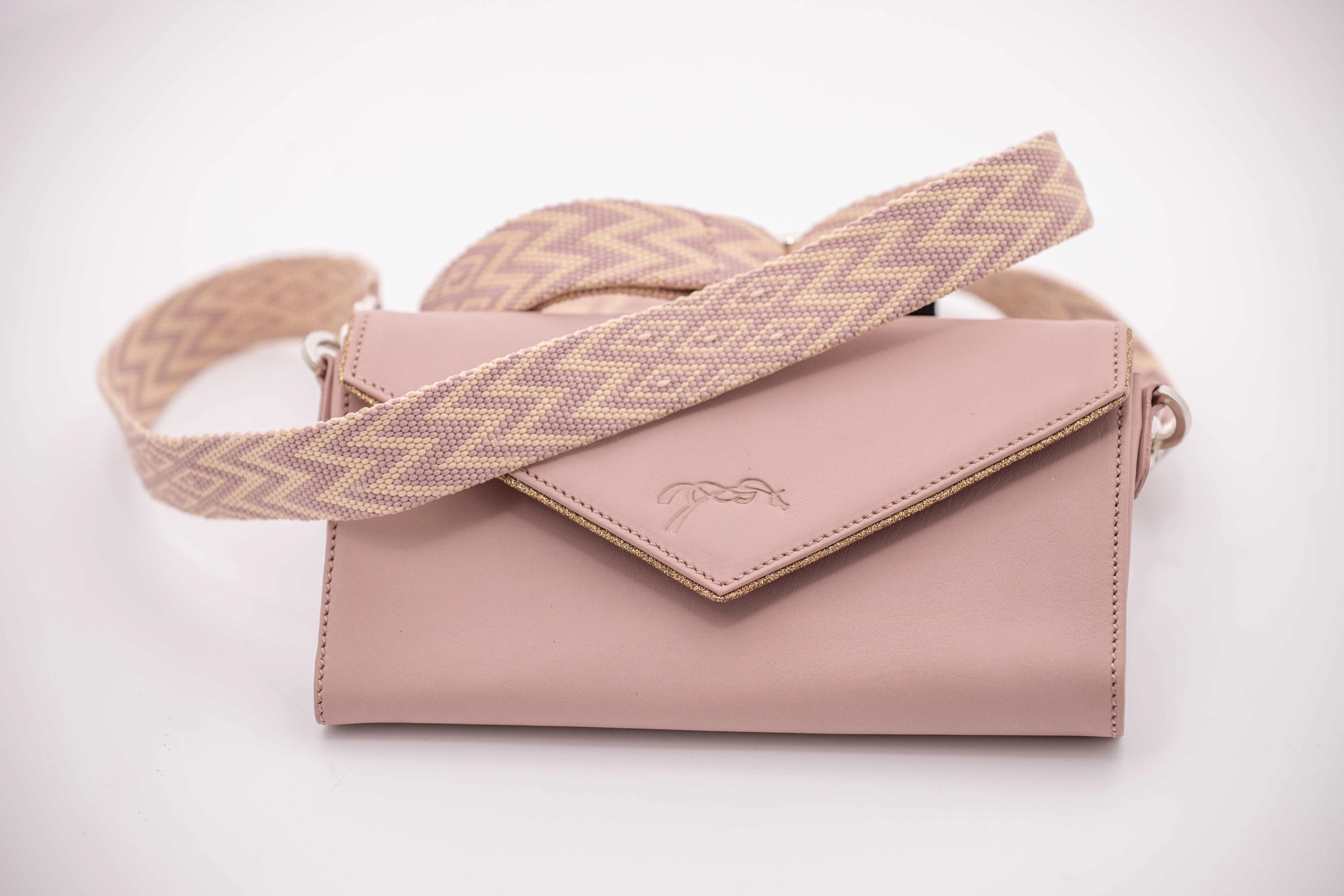 Penelope Leprevost leather phone pocket light pink | Shop now Penelope Leprevost leather phone pocket light pink | Shop now