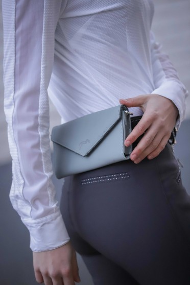 Penelope Leprevost leather phone pocket blue grey | Shop now Penelope Leprevost leather phone pocket blue grey | Shop now