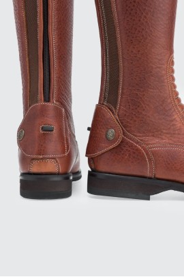 Secchiari Artemide riding boots in cognac | Calfskin | Shop now Secchiari Artemide riding boots in cognac | Calfskin | Shop now