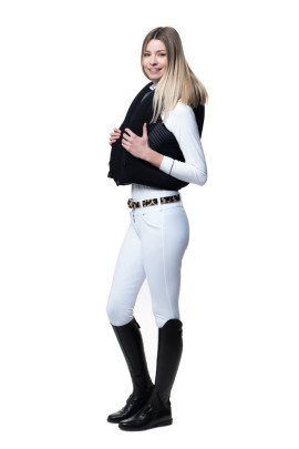 FreeJump Airbag Jacket Zwart, voor optimale veiligheid op het paard. FreeJump Airbag Jacket Zwart, voor optimale veiligheid op het paard.