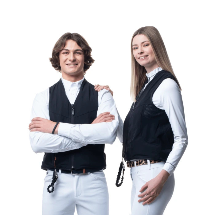 Freejump Airbag Jacket Black – for optimal safety and comfort during every ride. Freejump Airbag Jacket Black – for optimal safety and comfort during every ride.