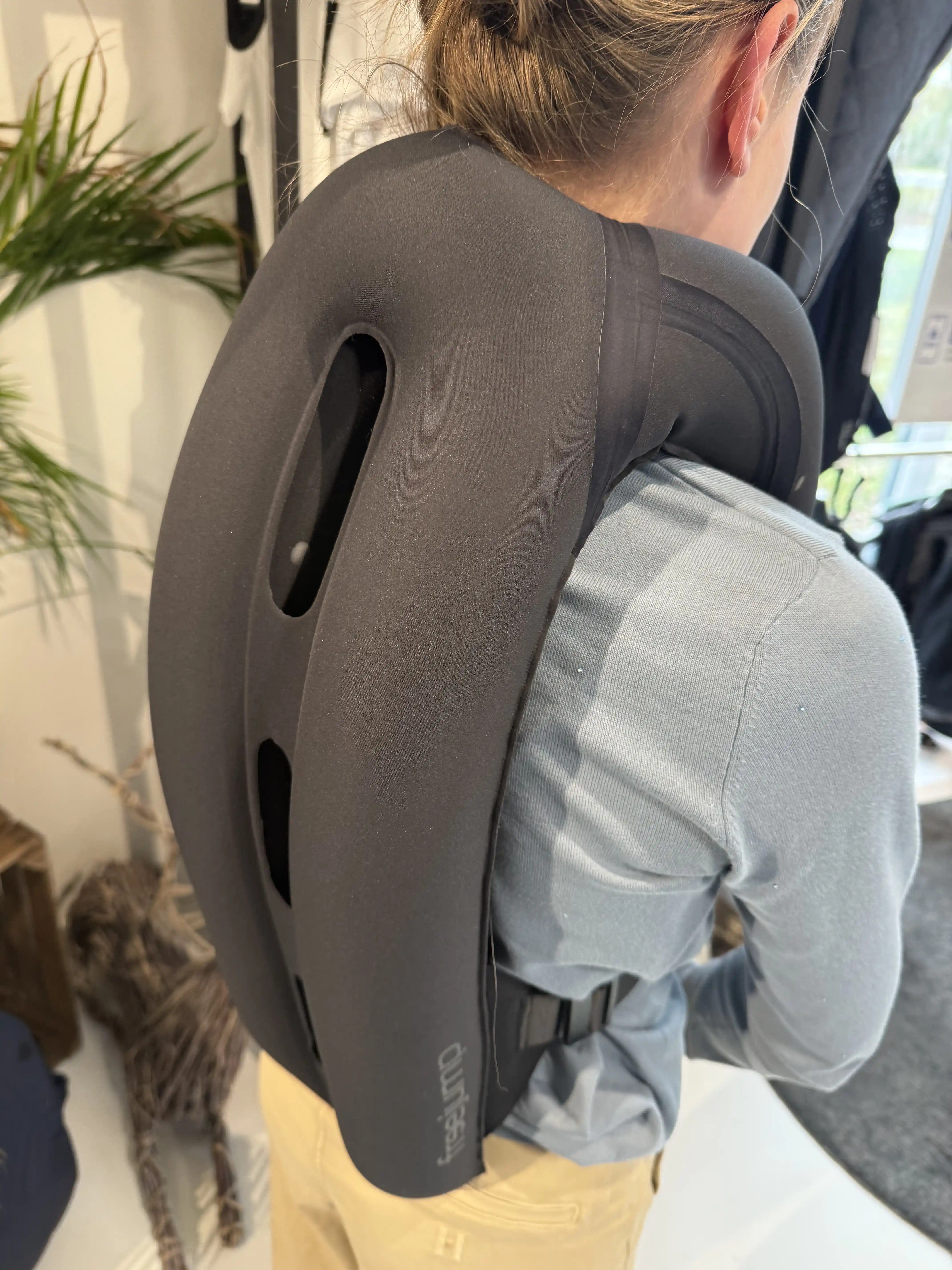 Freejump Airvest Plume | Ultra-light riding airbag vest Freejump Airvest Plume | Ultra-light riding airbag vest