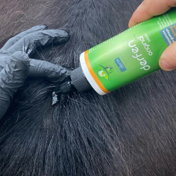 Derfen Original Lotion bij jeuk & zomereczeem paard Derfen Original Lotion bij jeuk & zomereczeem paard