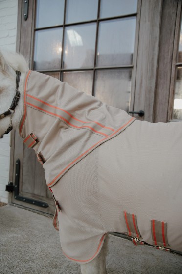 Kentucky Horsewear Mesh Comfort Vliegendeken | Beige - Oranje Kentucky Horsewear Mesh Comfort Vliegendeken | Beige - Oranje