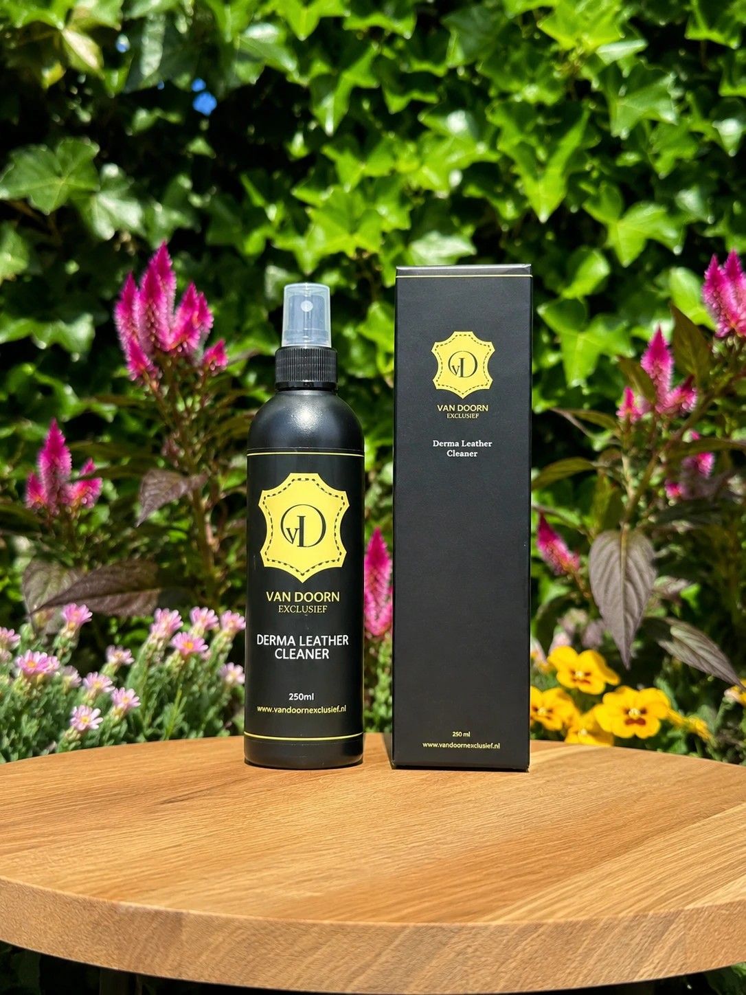 Van Doorn Exclusief Derma Leather (PU) Cleaner | 250 ML Van Doorn Exclusief Derma Leather (PU) Cleaner | 250 ML