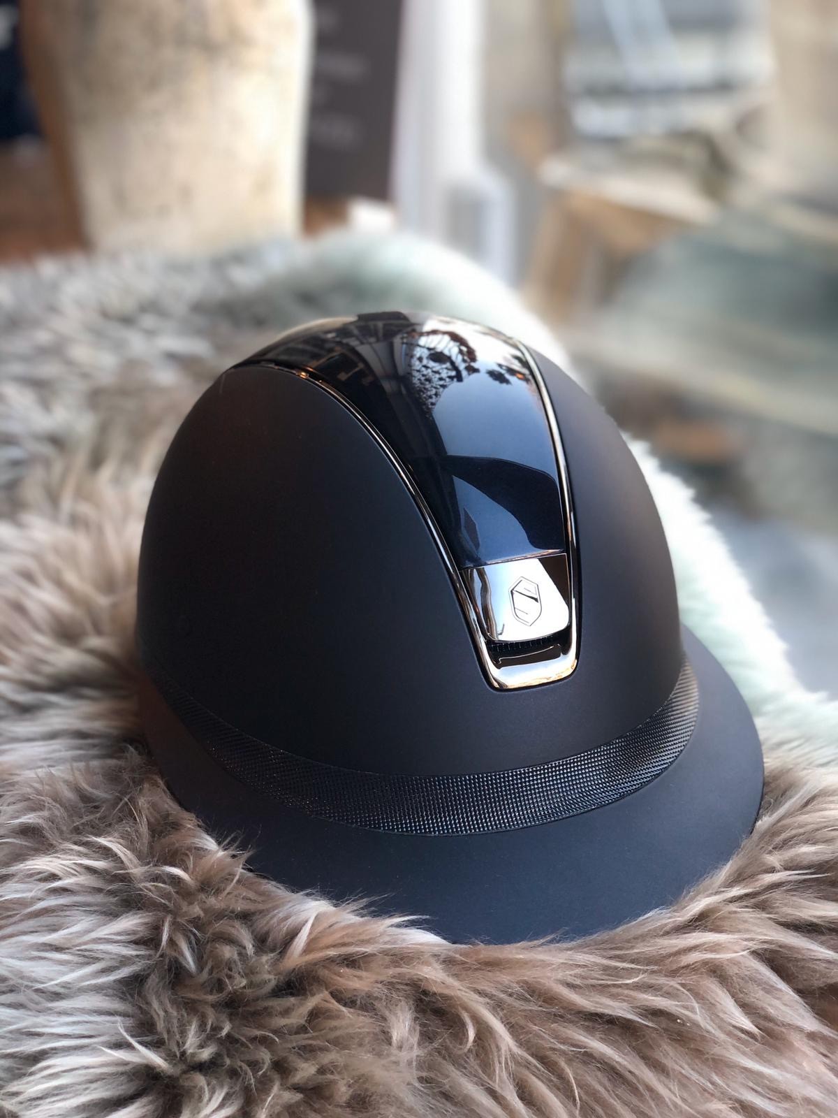 Samshield Cap Miss Shield Shadowmatt + Top Glossy + Shimmer + Zwart Chroom Samshield Cap Miss Shield Shadowmatt + Top Glossy + Shimmer + Zwart Chroom