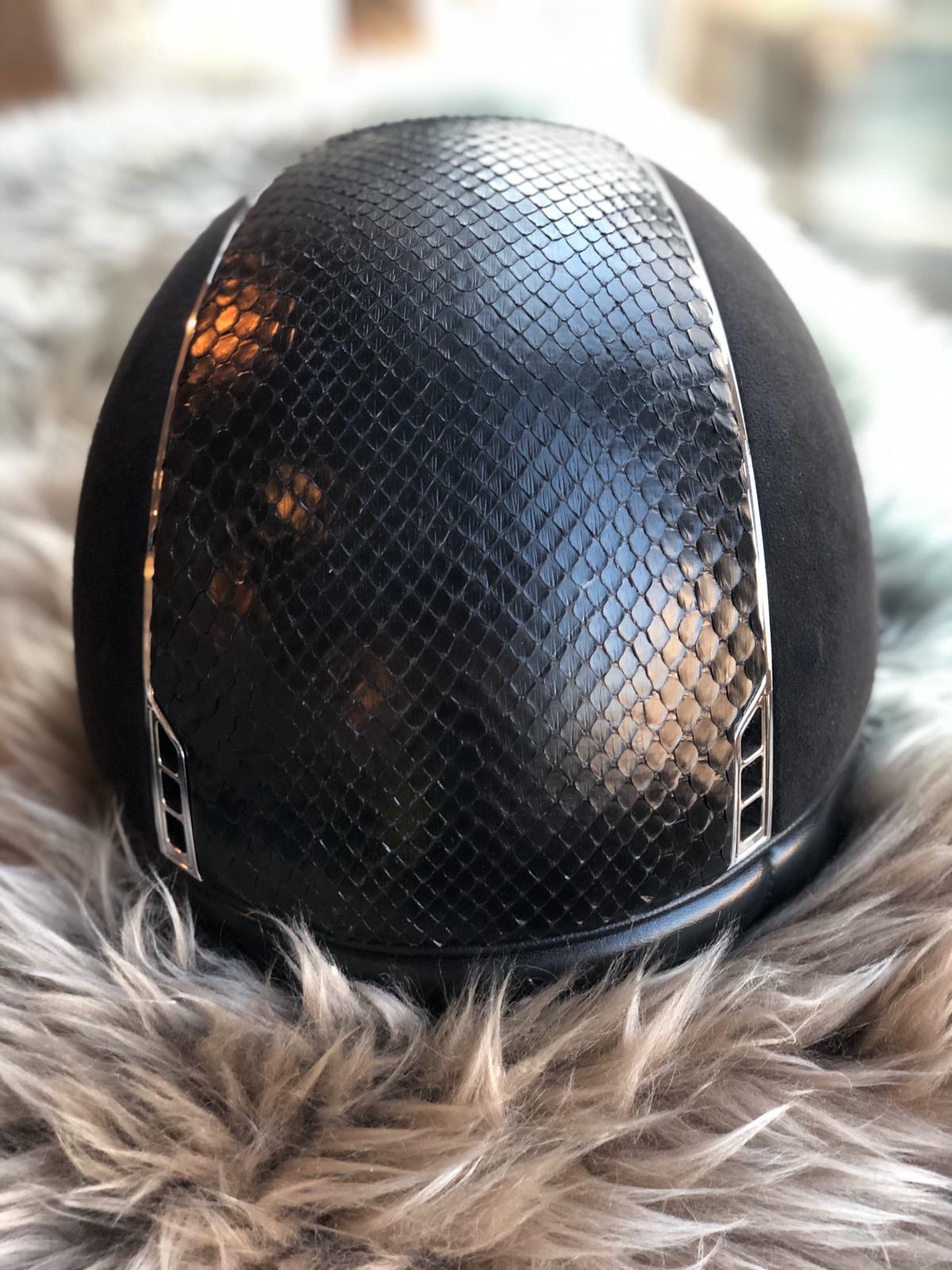 Samshield Cap Premium Zwart + Top Python + Chroom Samshield Cap Premium Zwart + Top Python + Chroom